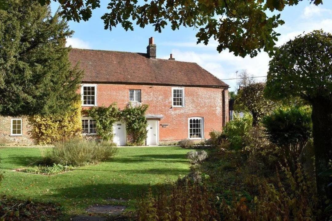Winchester Retreat Lägenhet Exteriör bild