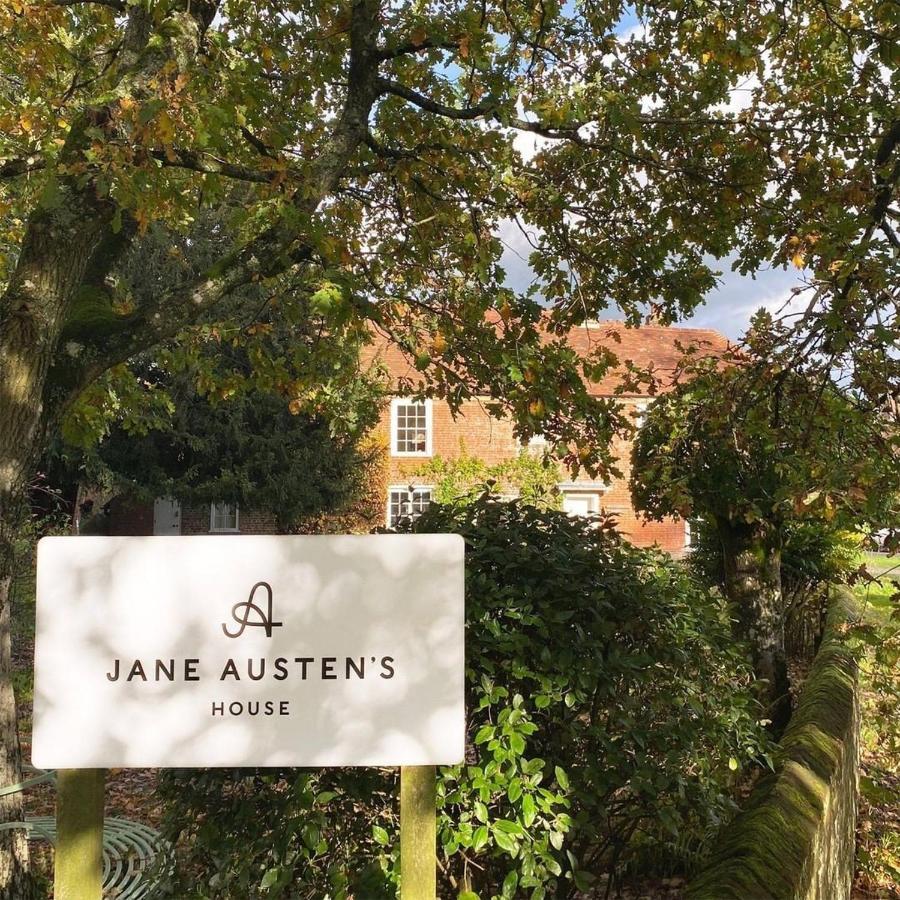 Winchester Retreat Lägenhet Exteriör bild
